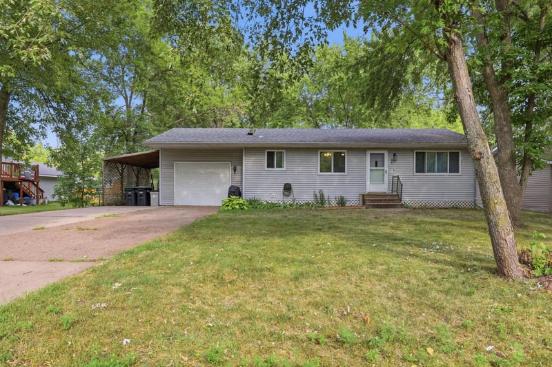 505 13th St SW, Little Falls, MN 56345