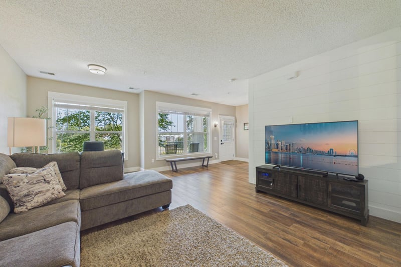 1240 County Road D E #3, Maplewood, MN 55109