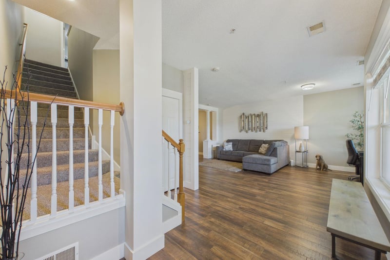 1240 County Road D E #3, Maplewood, MN 55109