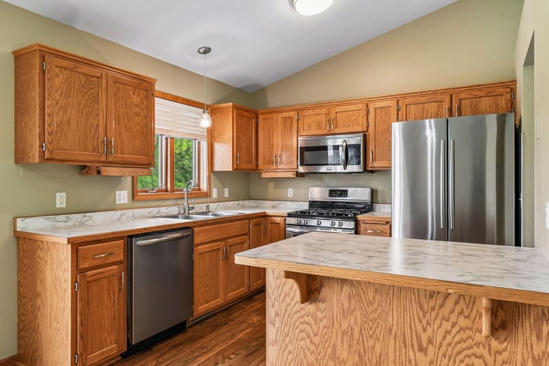 1118 W State St, Belle Plaine, MN 56011