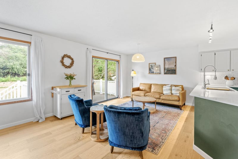 8632 Seasons Ct, Woodbury, MN 55125