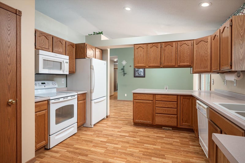 310 Haralson Ln, La Crescent, MN 55947