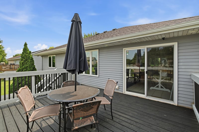 653 Grayhawk Dr, Mankato, MN 56001