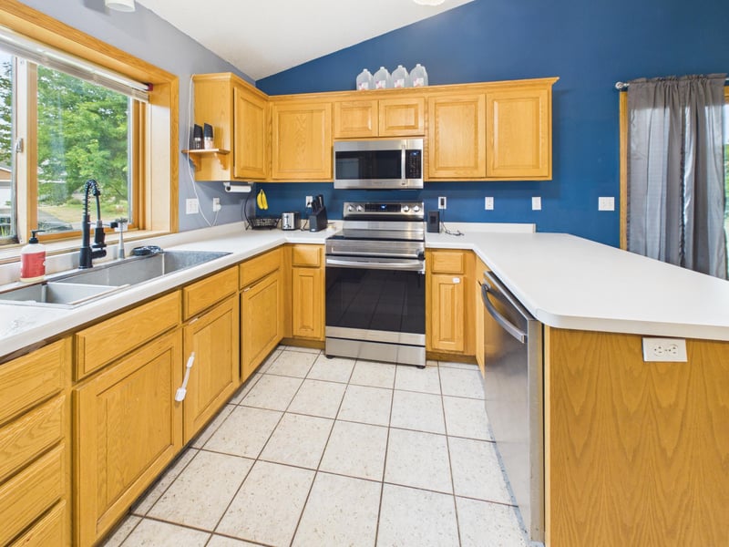 1104 Summit Way, Sauk Rapids, MN 56379
