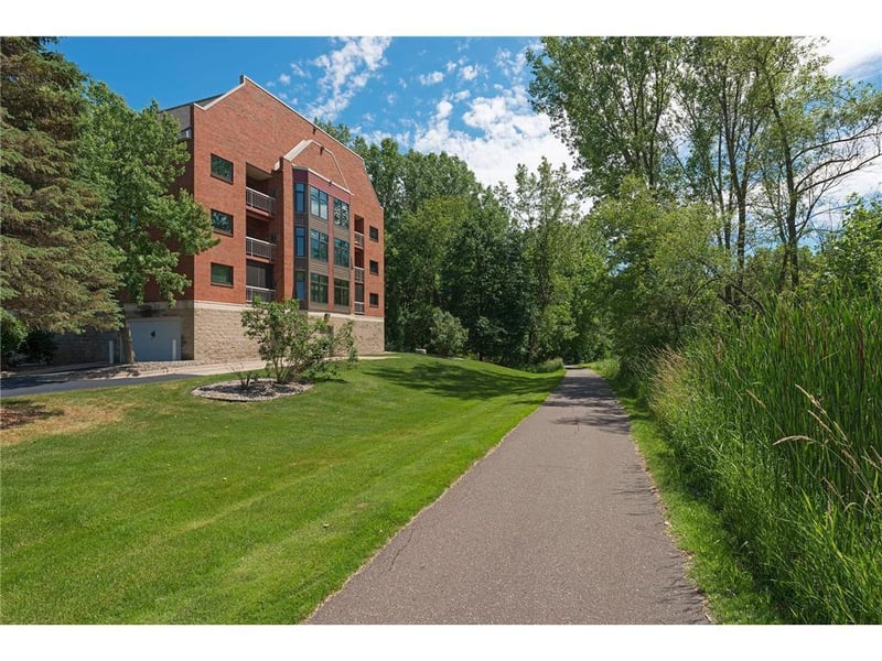 500 County Road B W #113, Roseville, MN 55113