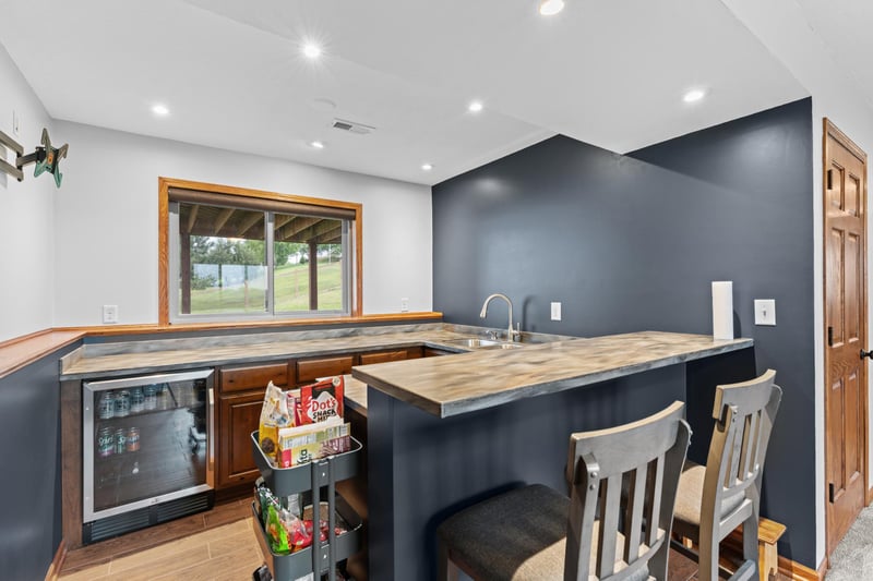 1440 Sun Rise Dr NE, Pine Island, MN 55963