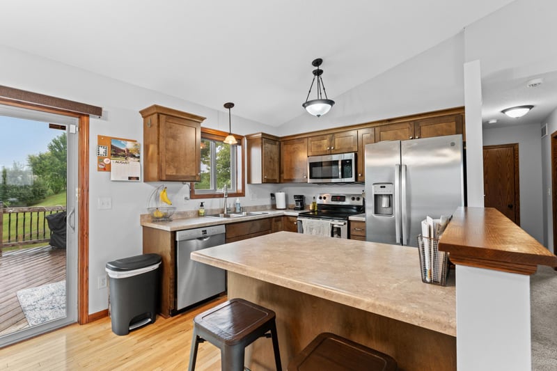 1440 Sun Rise Dr NE, Pine Island, MN 55963