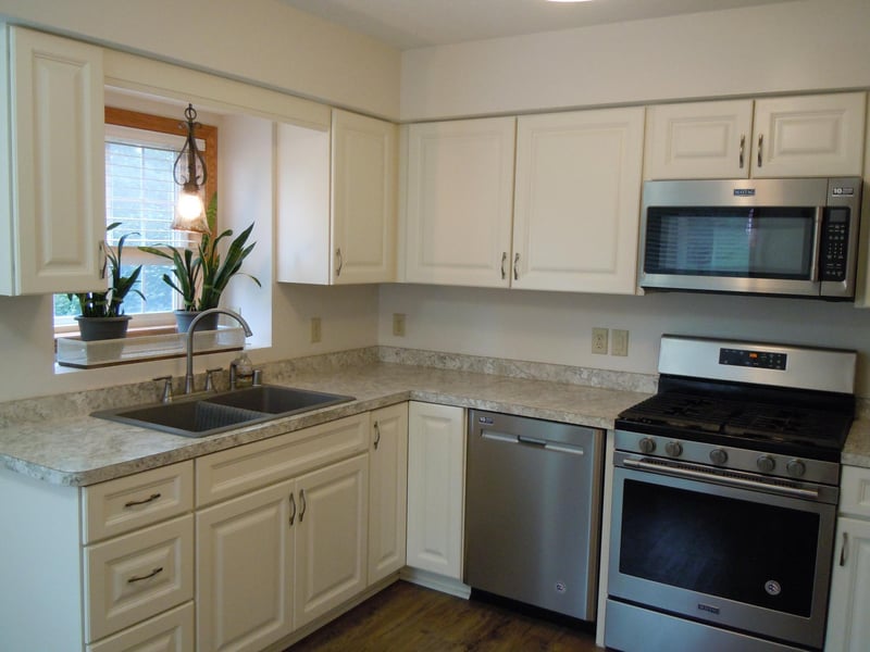 8620 Oxford Ln, Brooklyn Park, MN 55443