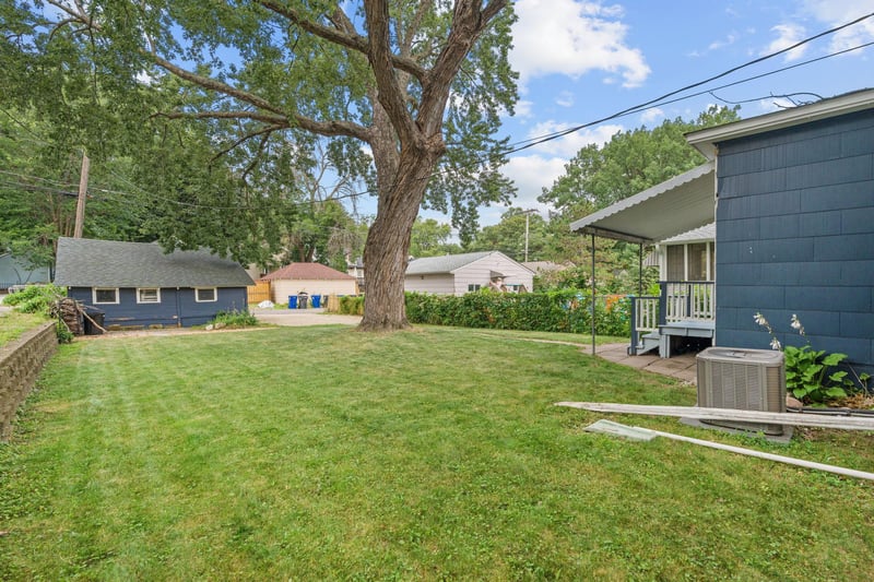 831 Smith Ave S, Saint Paul, MN 55107