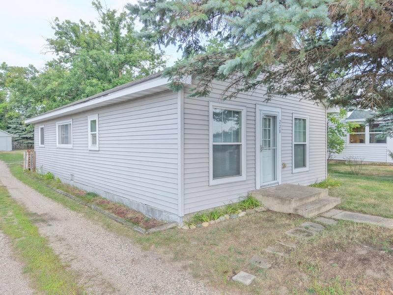 228 Aspen Ave SE, Menahga, MN 56464