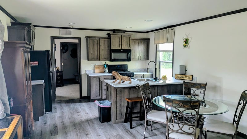 153 2nd St SW, Henriette, MN 55036