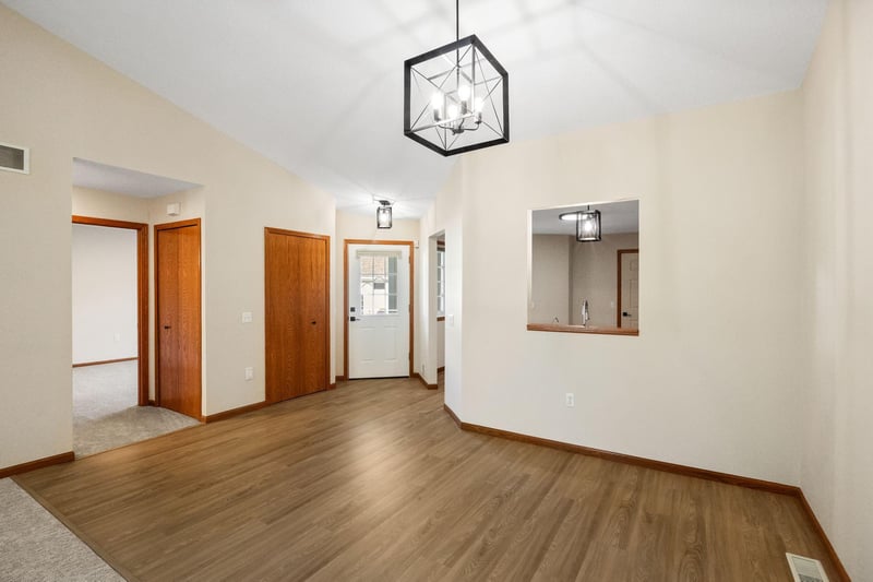 18655 Kalmar Trl, Lakeville, MN 55044