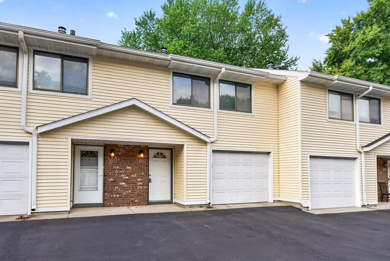 3215 Valley Ridge Dr #56, Eagan, MN 55121