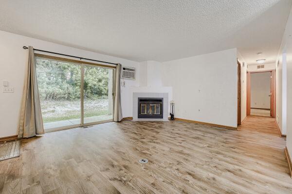 8777 Jasmine Ln, Eden Prairie, MN 55344