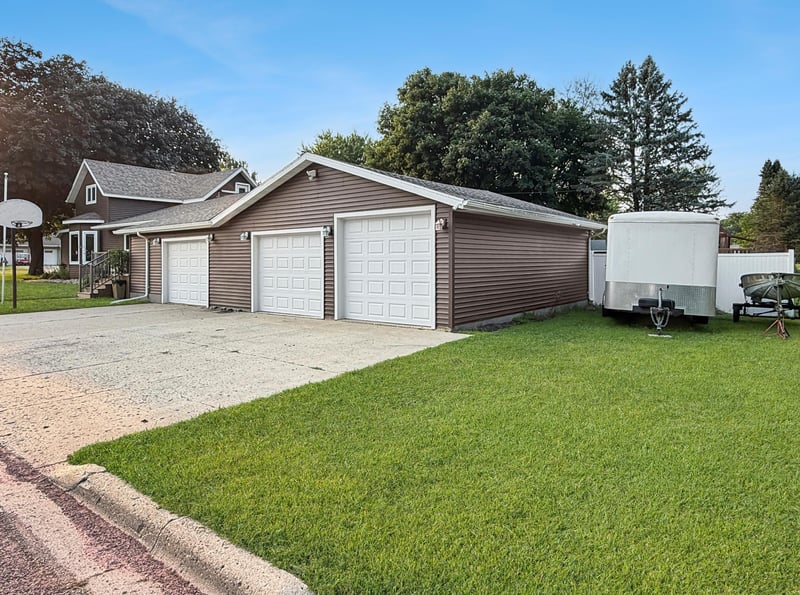 509 S Lake St, Sherburn, MN 56171