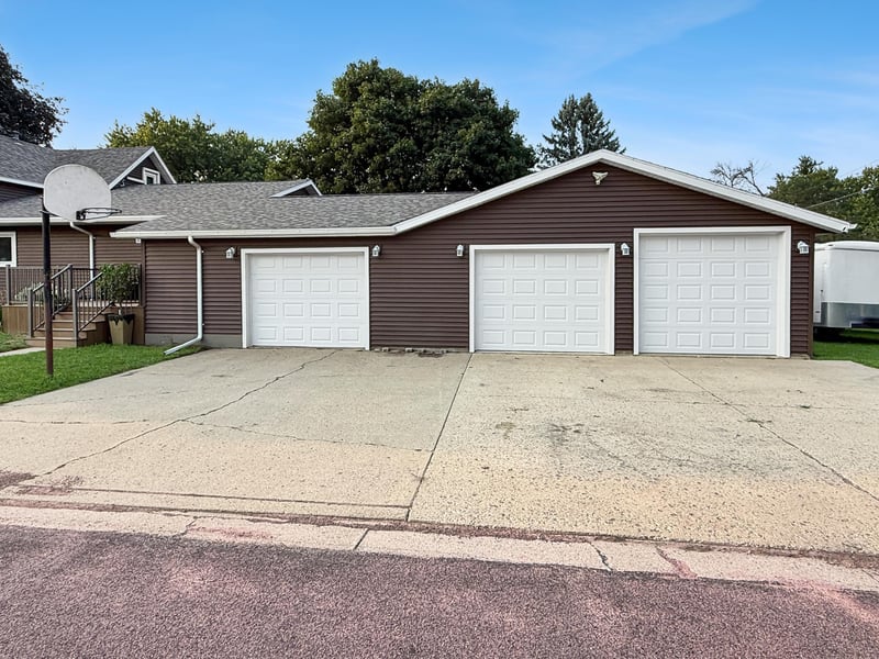 509 S Lake St, Sherburn, MN 56171