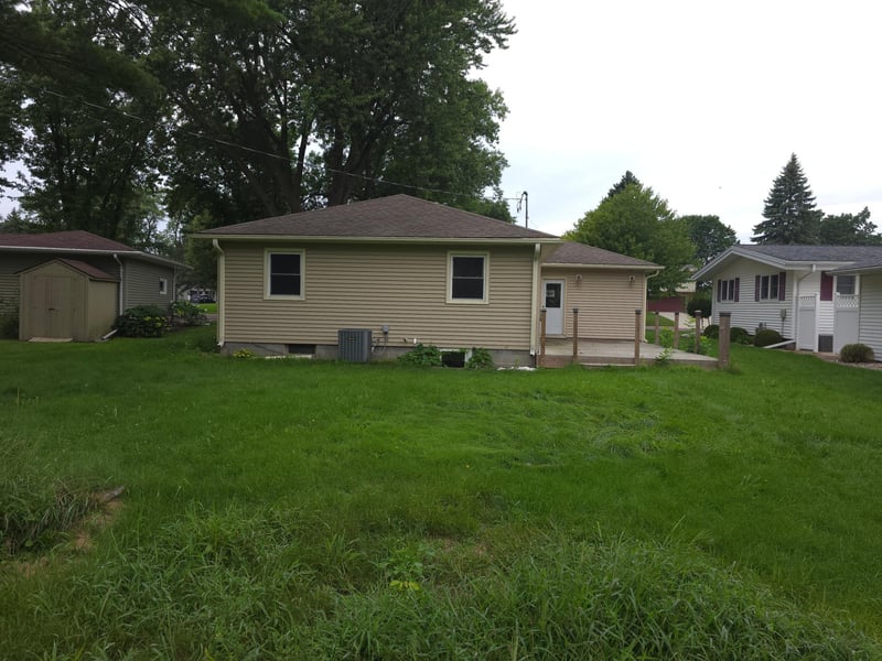 1109 S Moore St, Blue Earth, MN 56013
