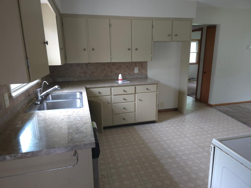 1109 S Moore St, Blue Earth, MN 56013