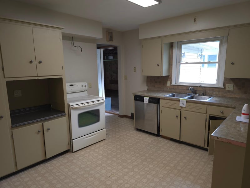 1109 S Moore St, Blue Earth, MN 56013