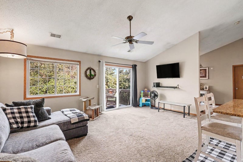 7335 Derby Ln, Shakopee, MN 55379