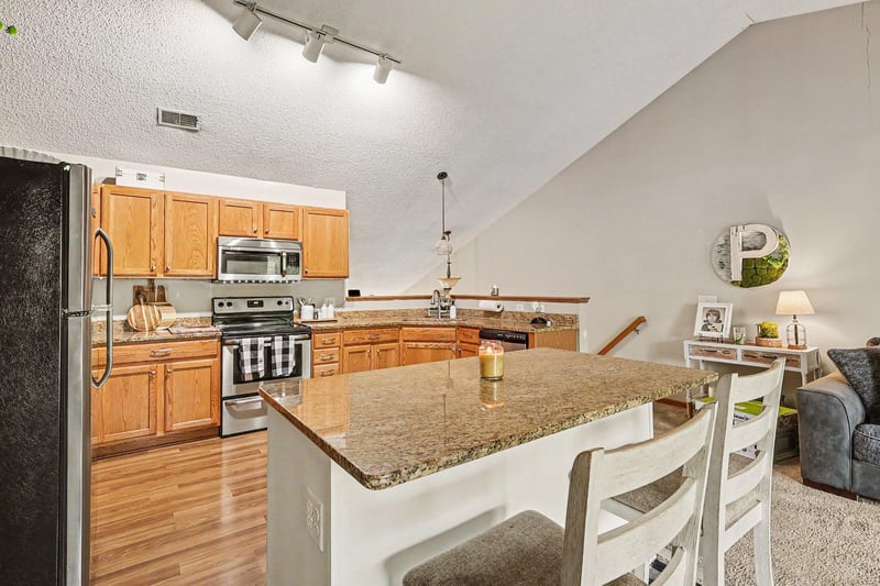 7335 Derby Ln, Shakopee, MN 55379