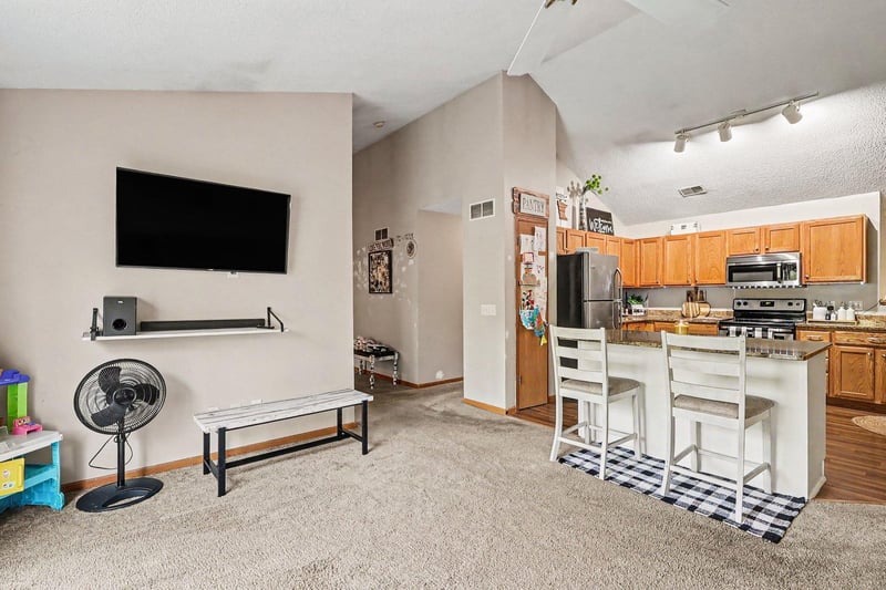 7335 Derby Ln, Shakopee, MN 55379