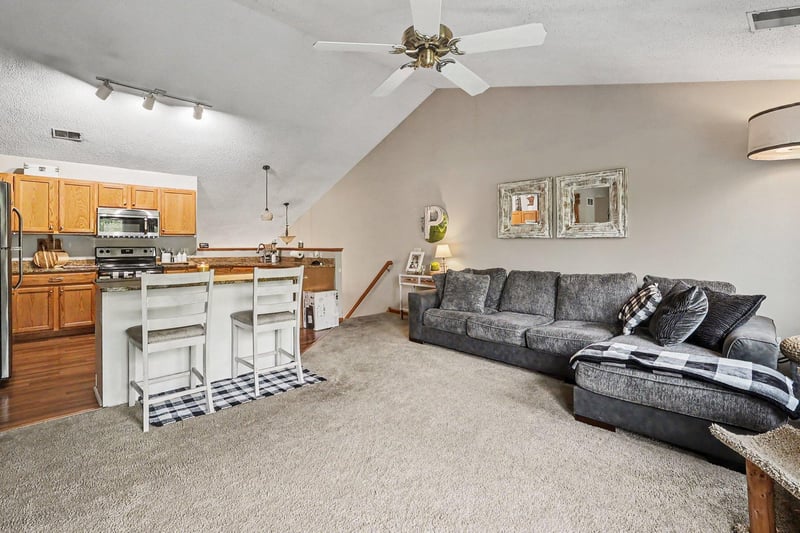 7335 Derby Ln, Shakopee, MN 55379