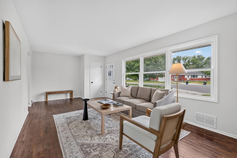 1211 Sunnyside Dr, Farmington, MN 55024