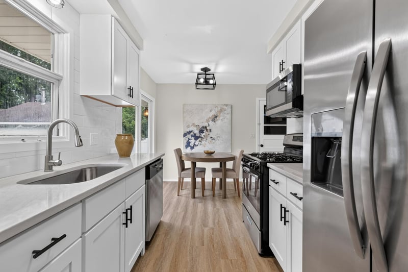 1211 Sunnyside Dr, Farmington, MN 55024
