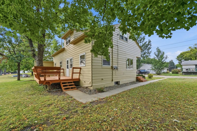 1018 8th Ave E, Alexandria, MN 56308