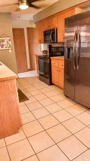 3401 Mcnair Dr N, Robbinsdale, MN 55422