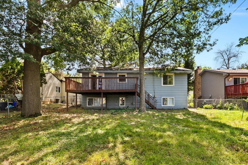 677 California Ave E, Saint Paul, MN 55106