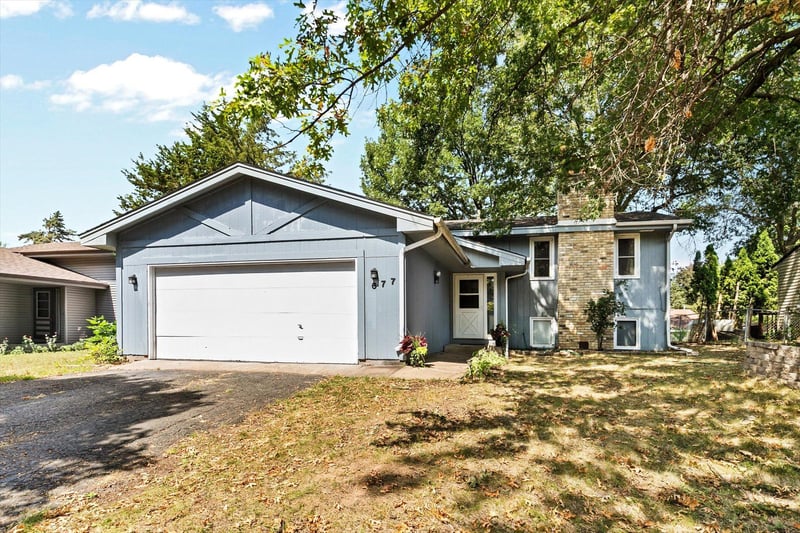 677 California Ave E, Saint Paul, MN 55106
