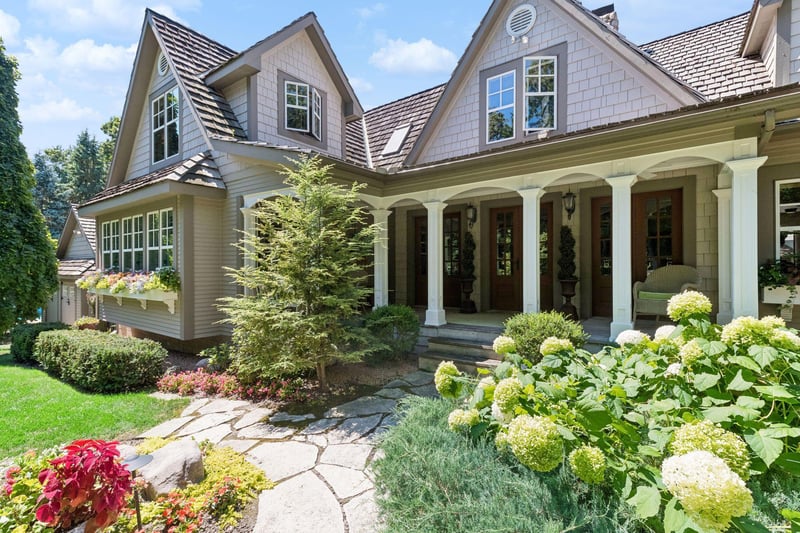6880 Lotus Trl, Chanhassen, MN 55317