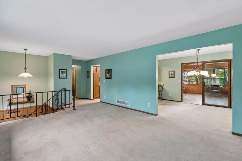 756 Larson Ct, Shoreview, MN 55126