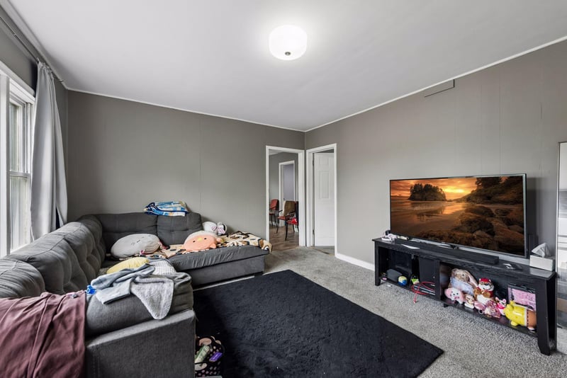 243 Park St W, South Saint Paul, MN 55075