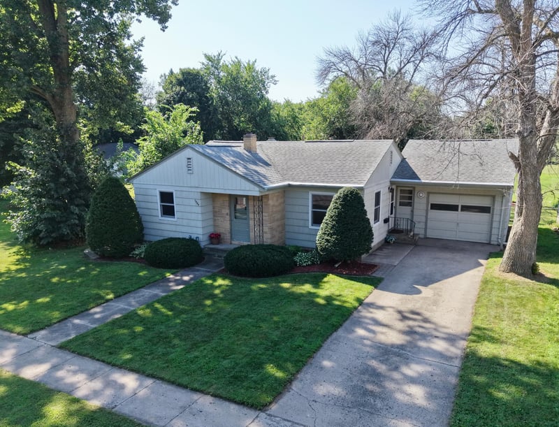 1008 Boxelder St, Mountain Lake, MN 56159