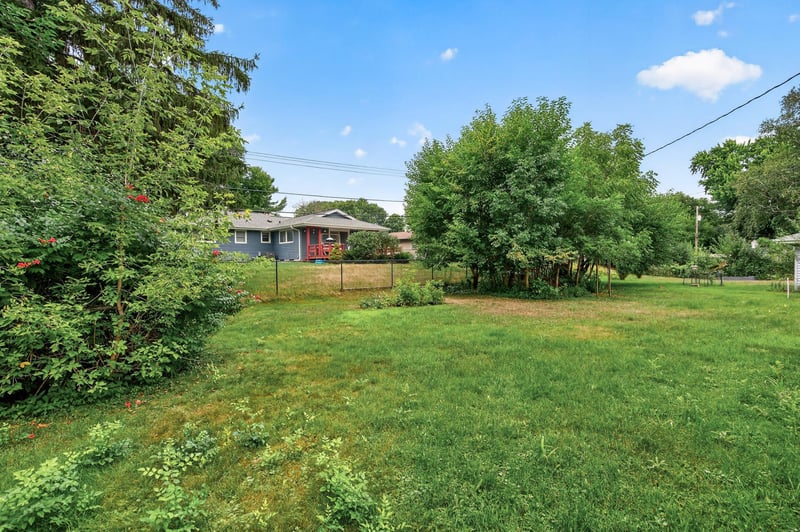 2147 Aztec Ln, Mendota Heights, MN 55120