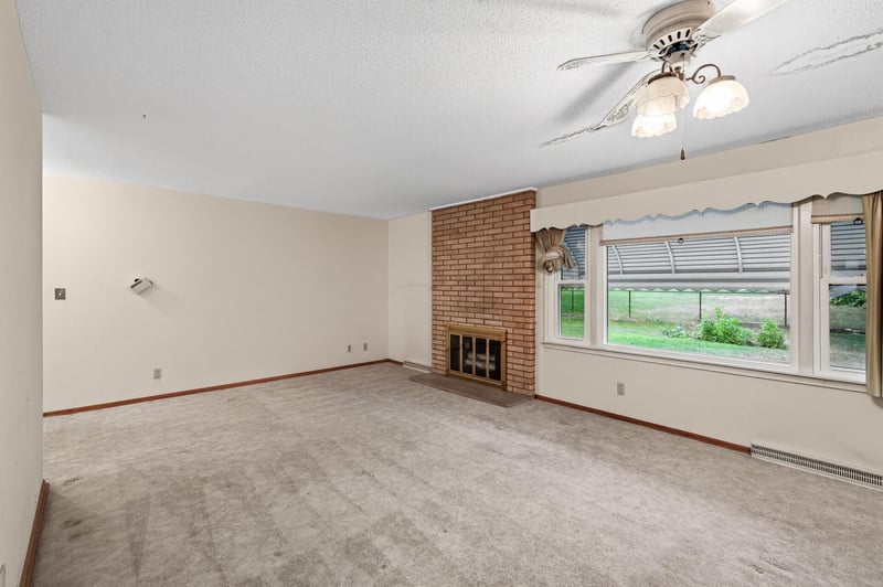 2147 Aztec Ln, Mendota Heights, MN 55120