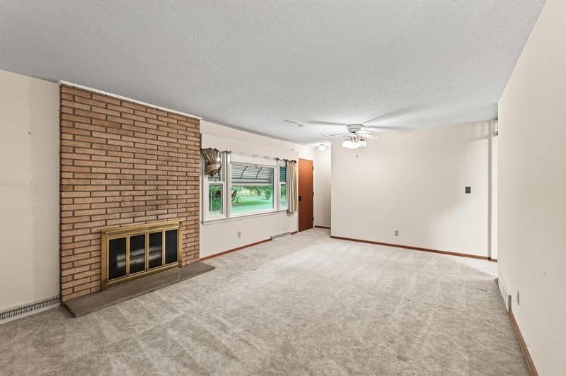 2147 Aztec Ln, Mendota Heights, MN 55120