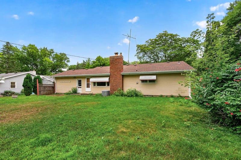 2147 Aztec Ln, Mendota Heights, MN 55120