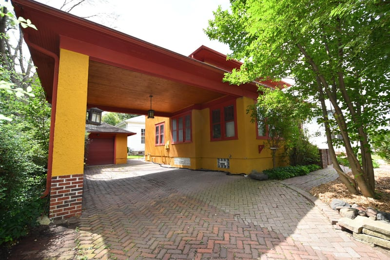 151 E 4th St, Zumbrota, MN 55992