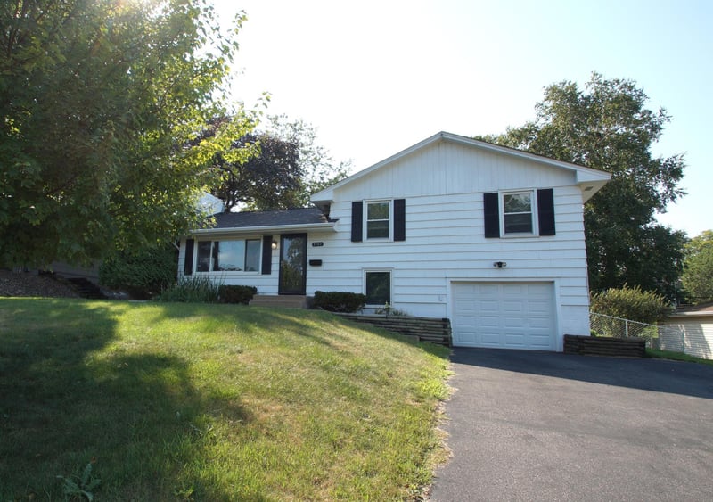 3701 Flag Ave N, New Hope, MN 55427