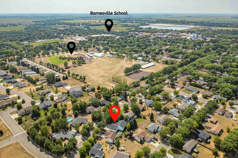 811 4th Ave NE, Barnesville, MN 56514