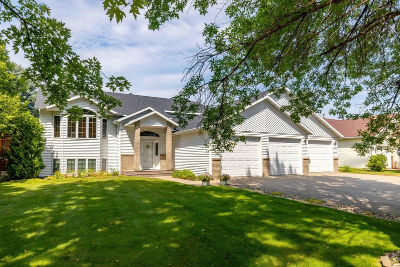 811 4th Ave NE, Barnesville, MN 56514