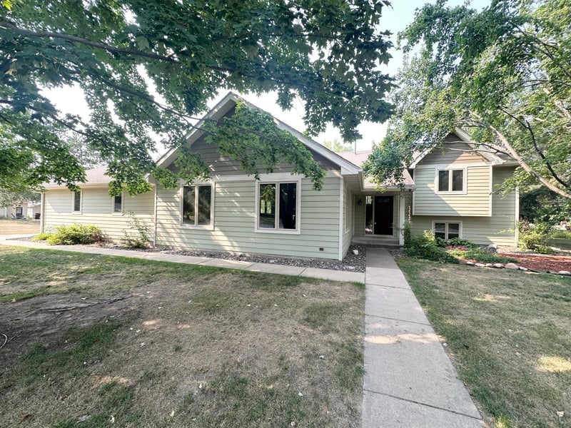 704 Bean Ave, Mora, MN 55051