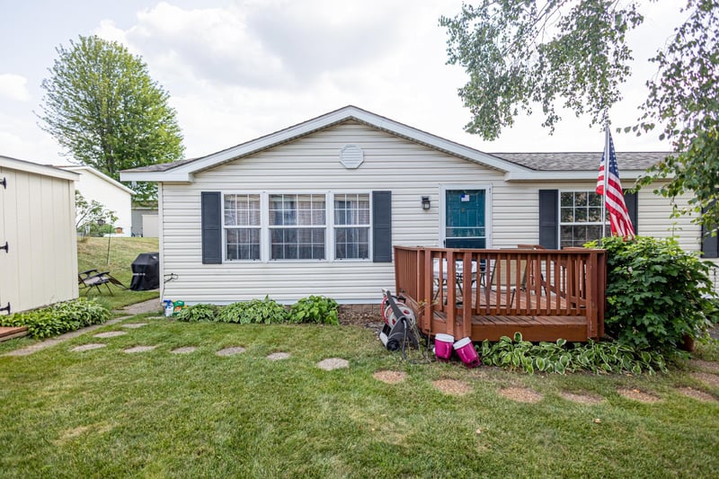 1390 Birchview Dr, Maplewood, MN 55119
