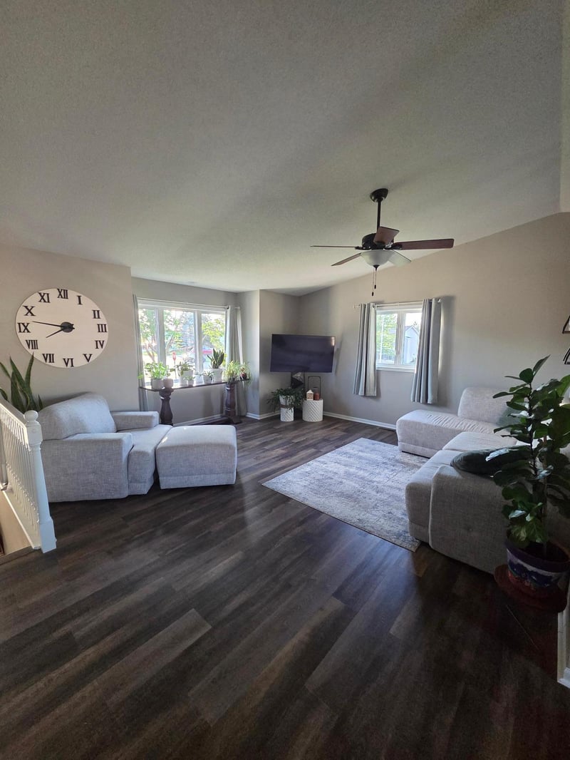 902 Nancy Ct SW, Eyota, MN 55934