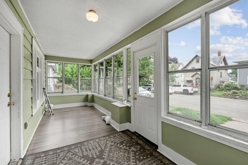 779 Thomas Ave, Saint Paul, MN 55104