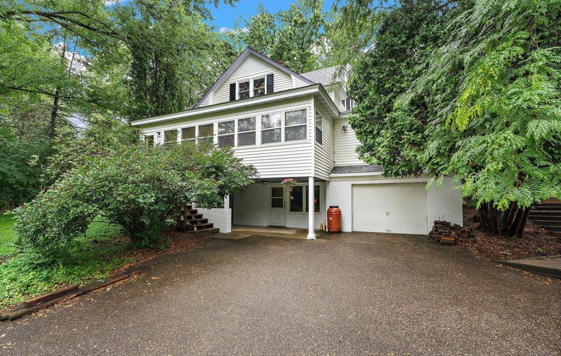 981 Rosabell St, Marine On Saint Croix, MN 55047